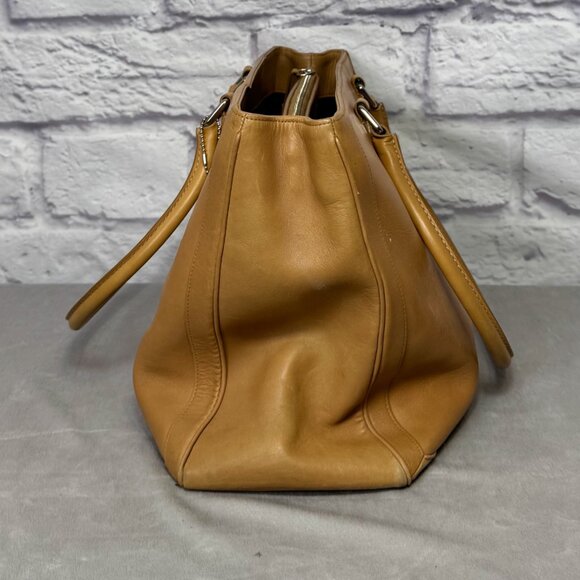 Vintage Coach 9426 Camel Tote Shoulder Bag - Picture 4 of 12